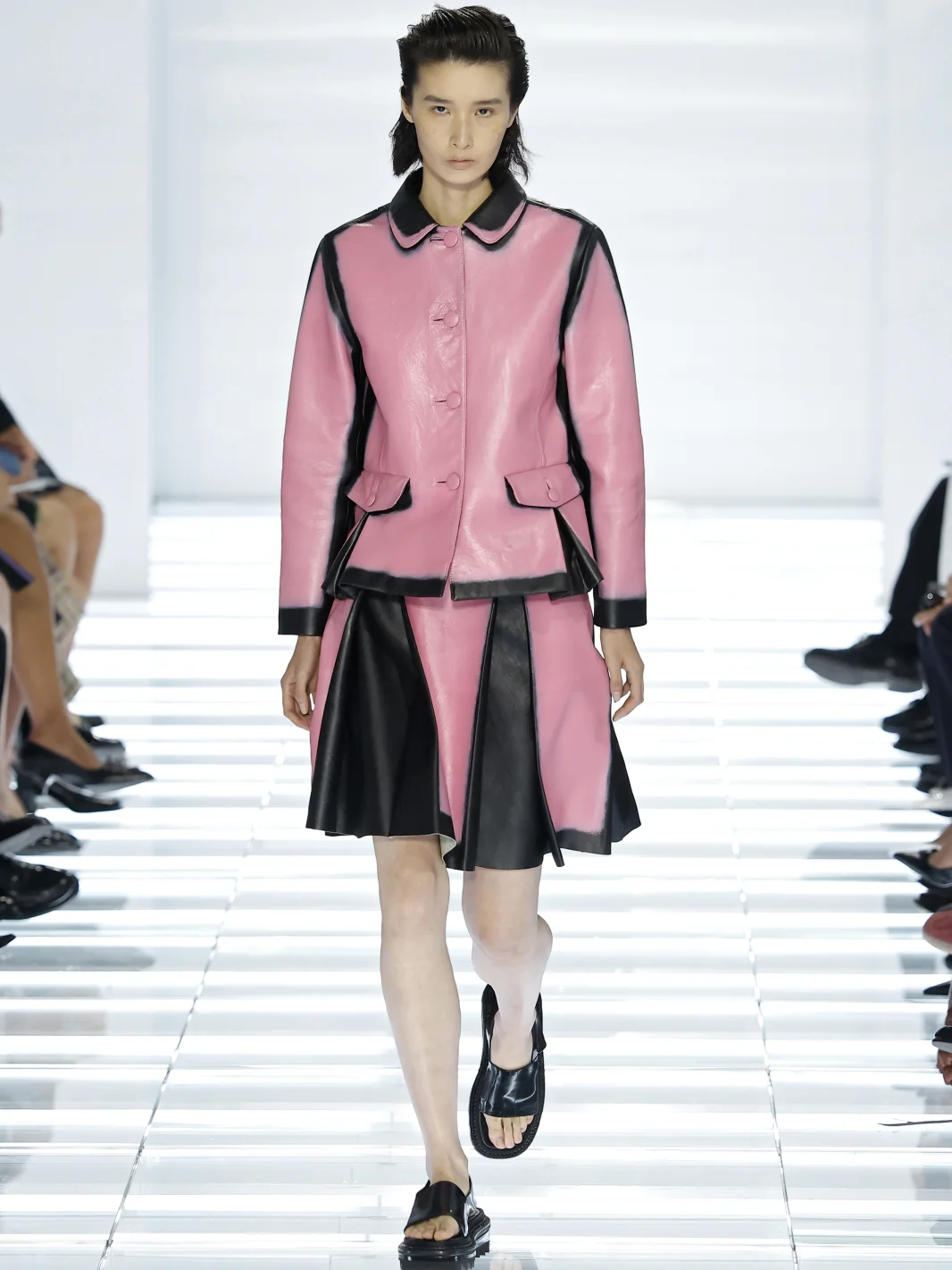 Prada, прада, показ, весна-лето 2027, неделя моды в милане, женская коллекция, новая коллекция, женские юбки, Миучча Прада, Раф Симонс