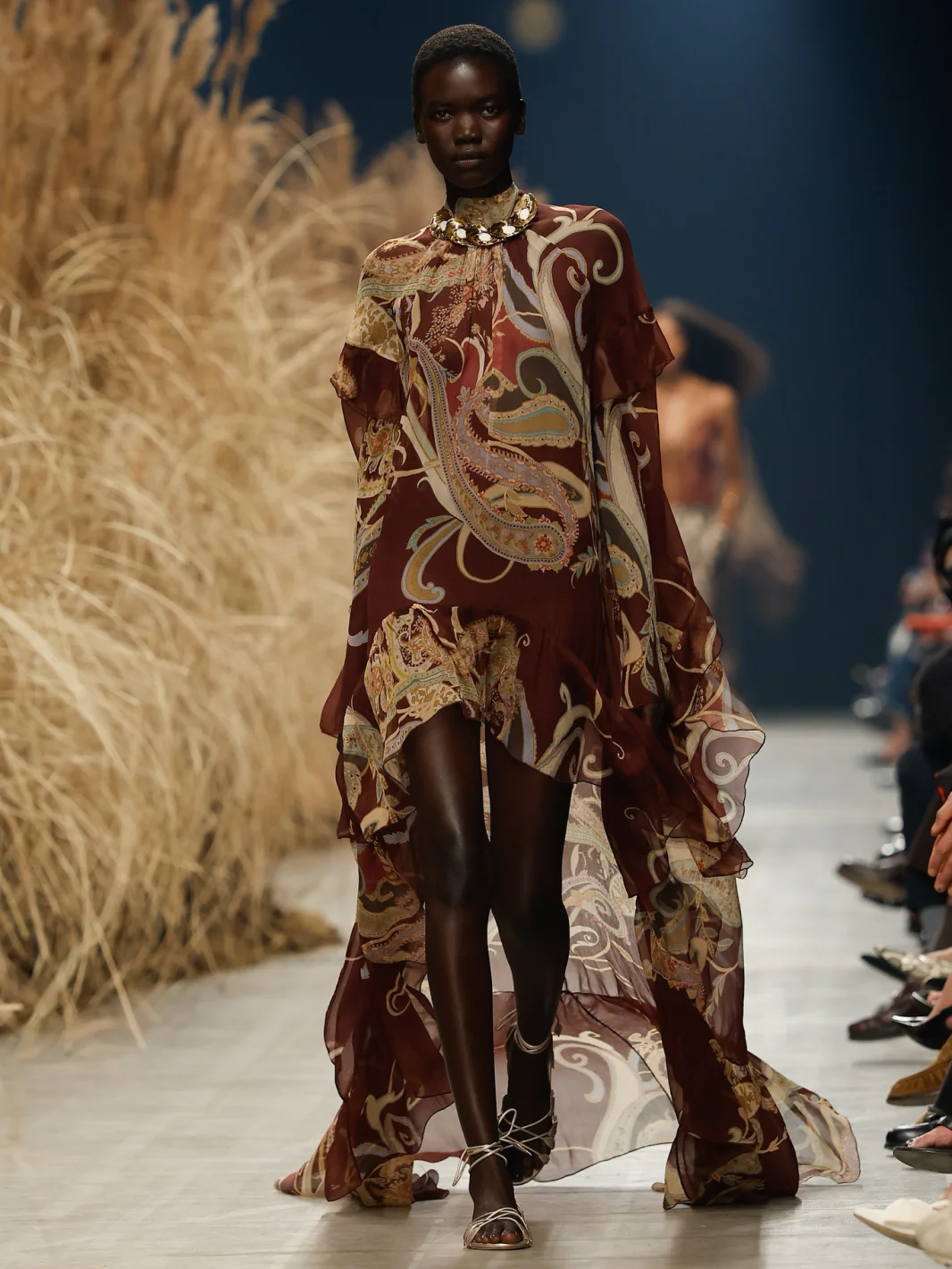 Неделя моды в Милане, модные показы, Etro, этро, весна-лето 2027, новая коллекция, показ, ss27, Джероламо Этро, стиль бохо