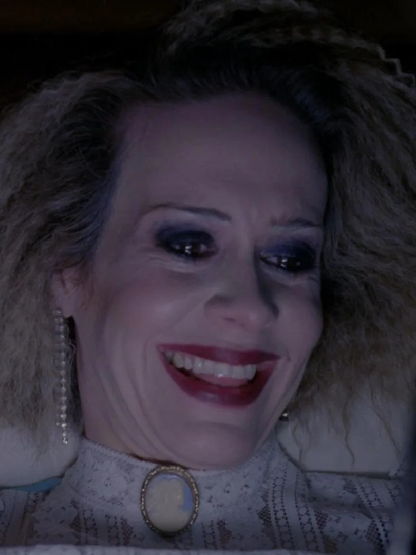 американская история ужасов american horror story ahs аиу эмма робертс джессика лэнг сара полсон эван питерс леди гага новый сезон 13 смотреть