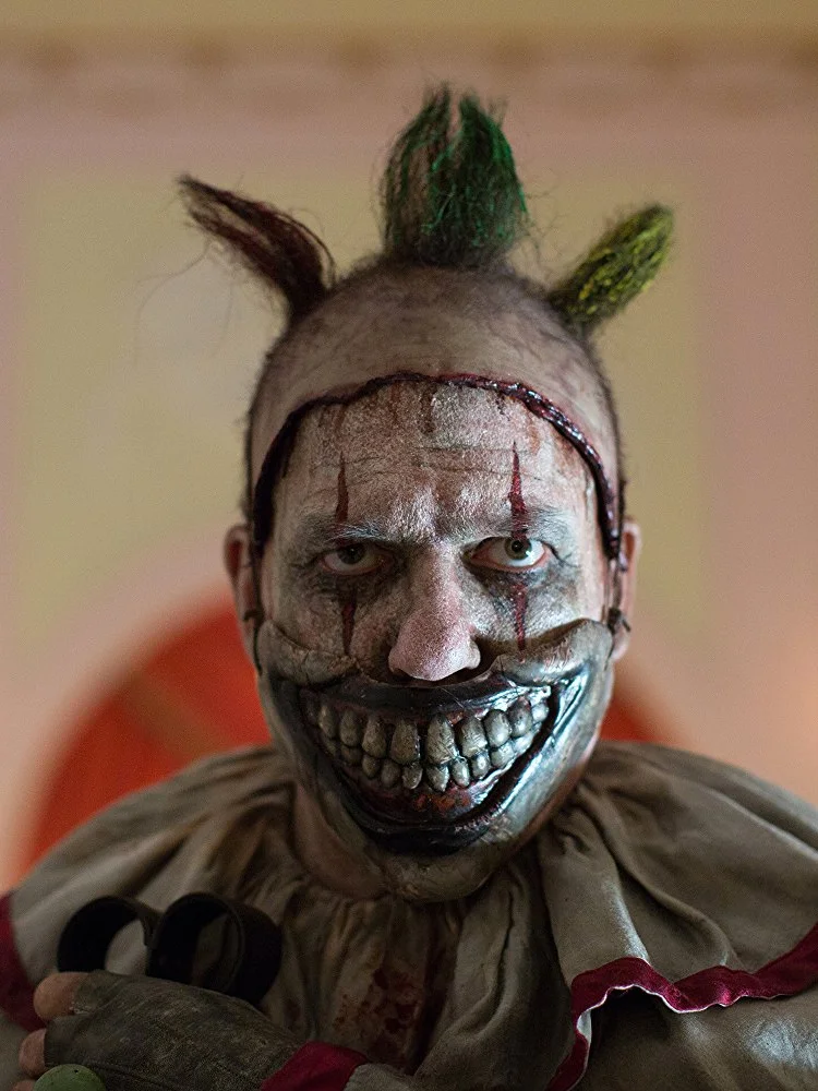 американская история ужасов american horror story ahs аиу эмма робертс джессика лэнг сара полсон эван питерс леди гага новый сезон 13 смотреть