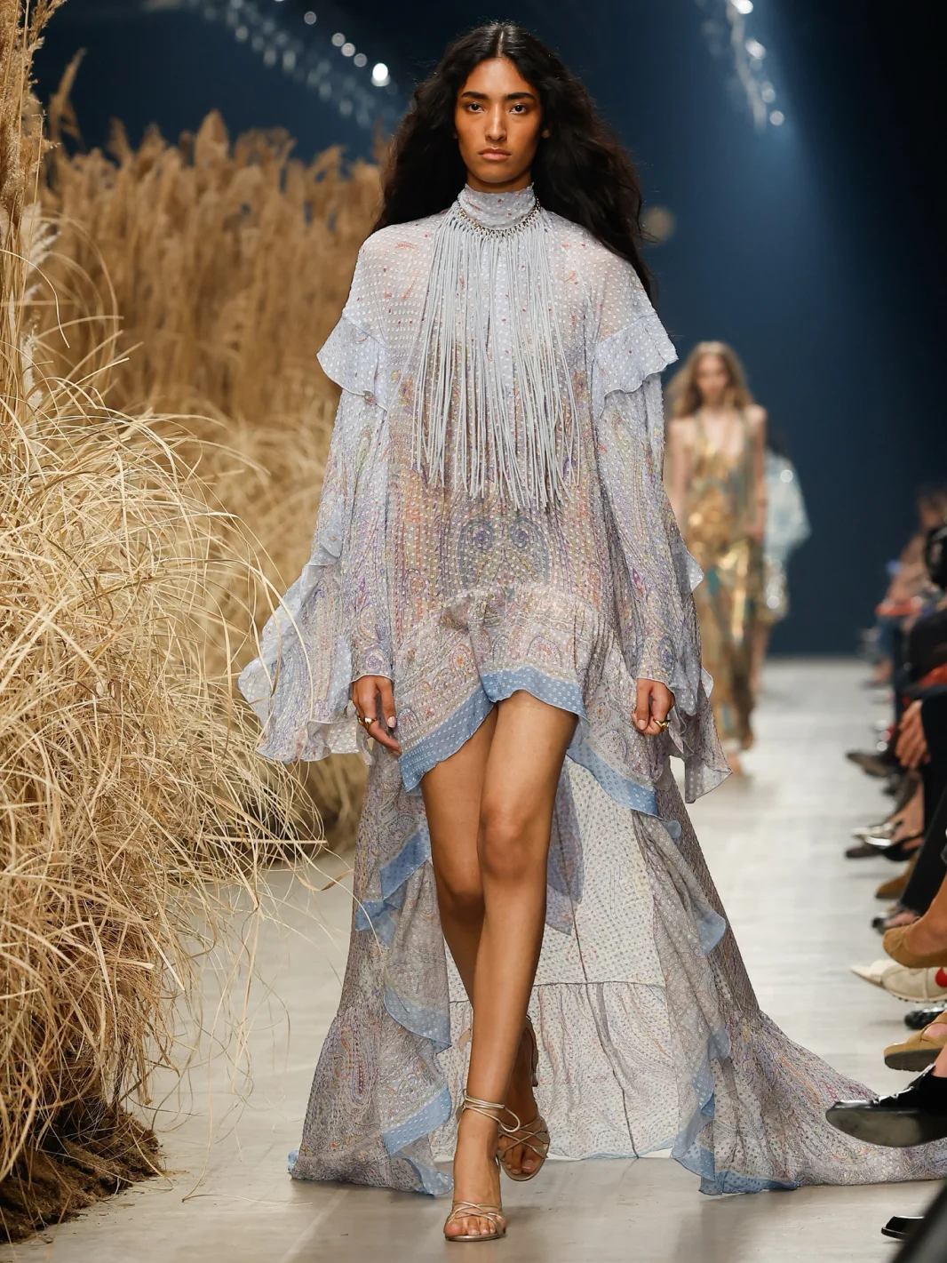 Неделя моды в Милане, модные показы, Etro, этро, весна-лето 2027, новая коллекция, показ, ss27, Джероламо Этро, стиль бохо