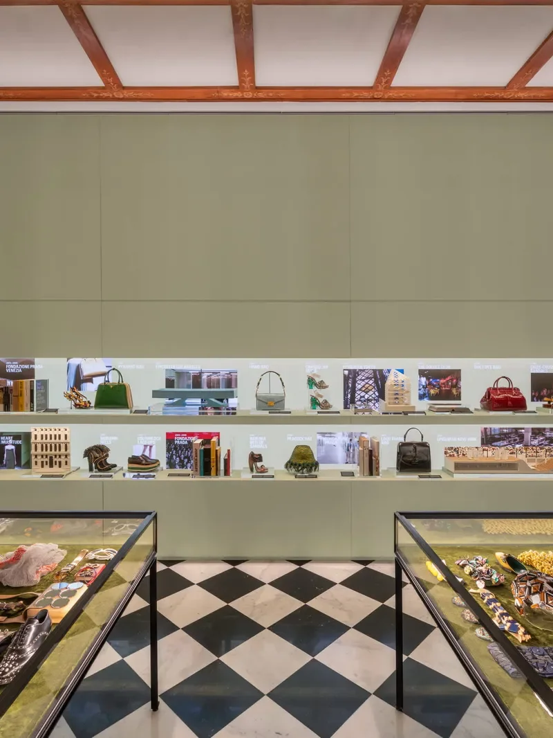 Prada, прада, Prada Galleria, Милан, Галерея Виктора Эммануила II, магазины, открытия, бутик, Pradasphere
