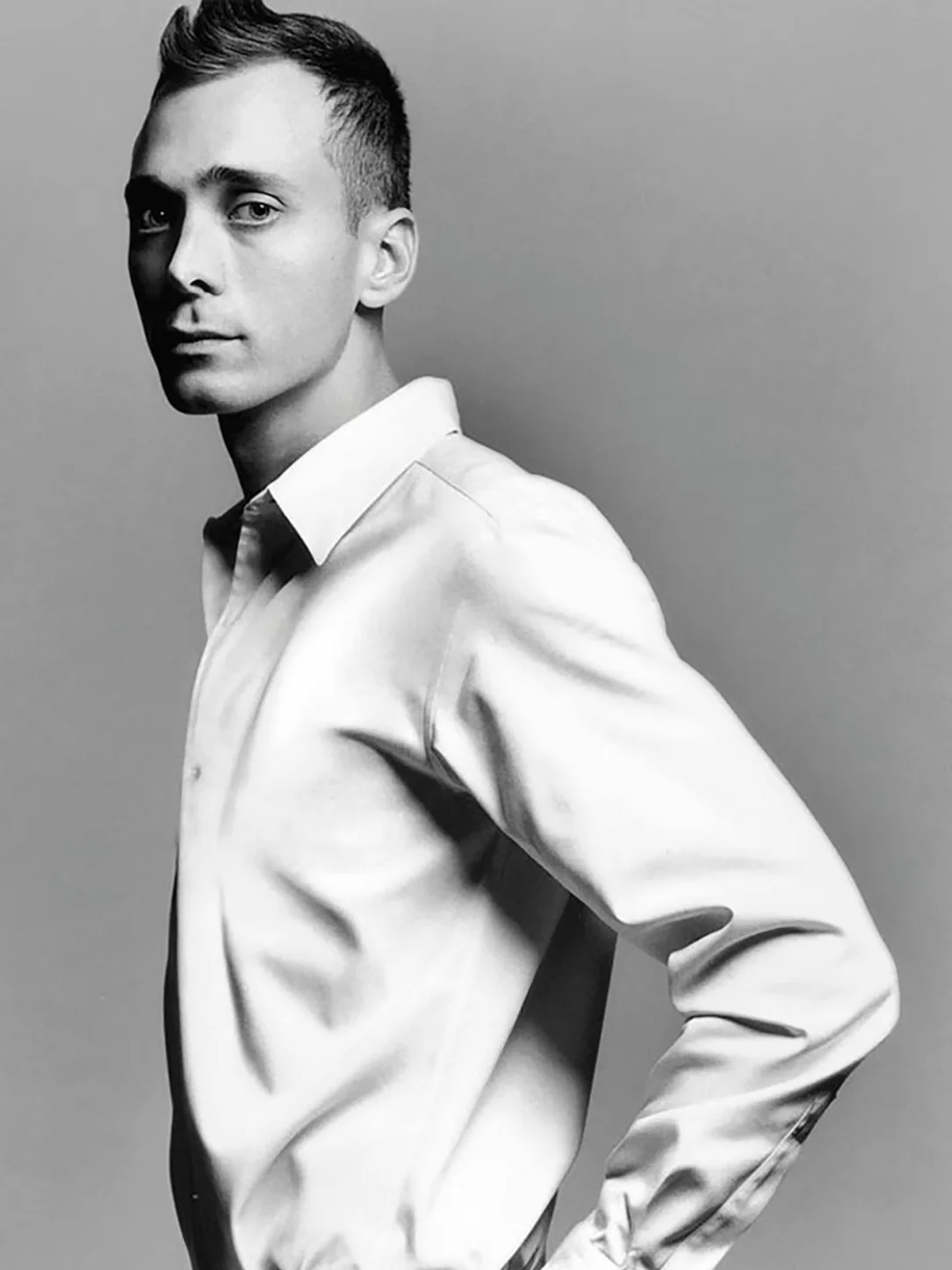 эди слиман louis vuitton луи виттон последние новости 2026 saint laurent