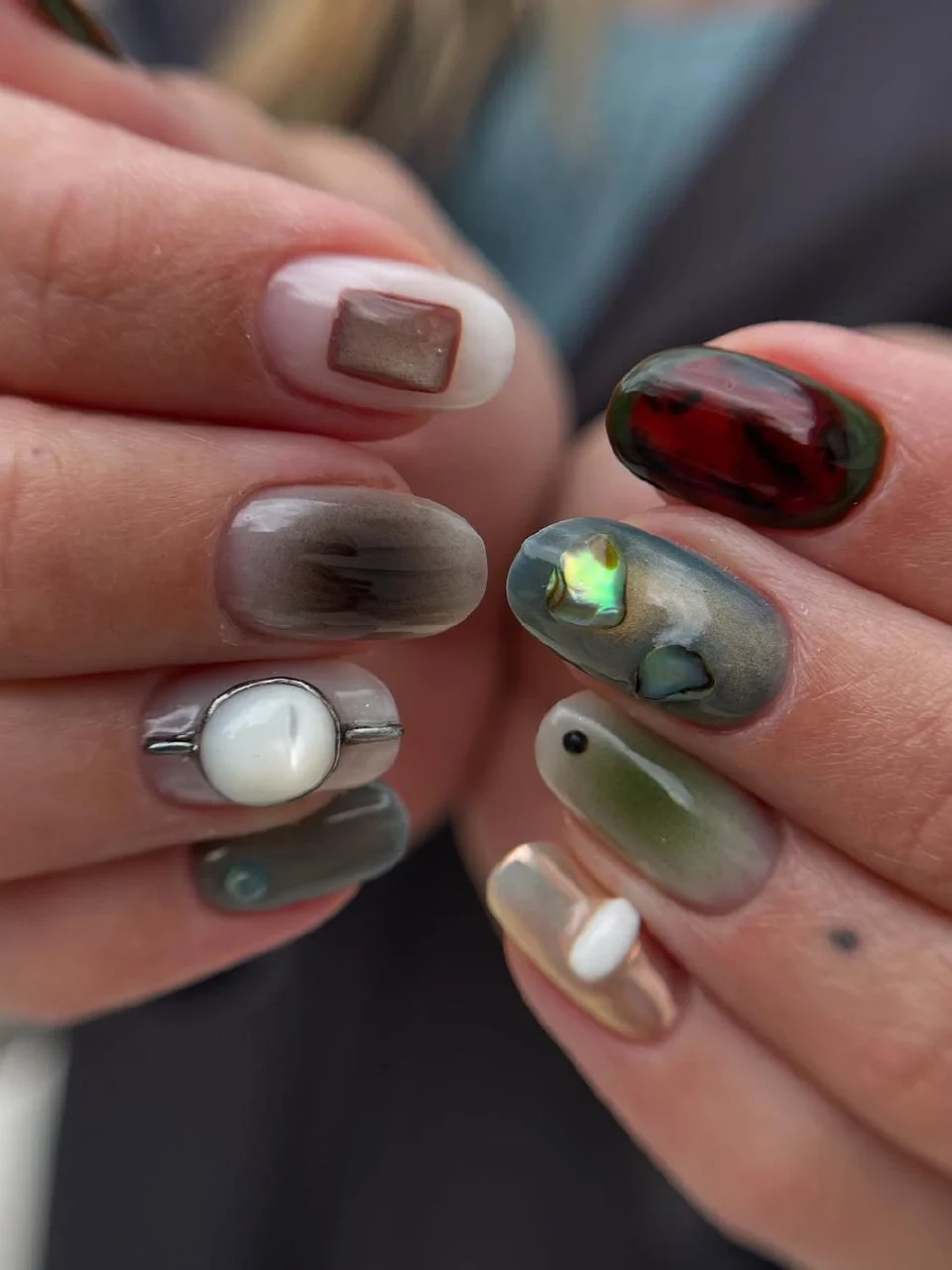 @symptom.nails