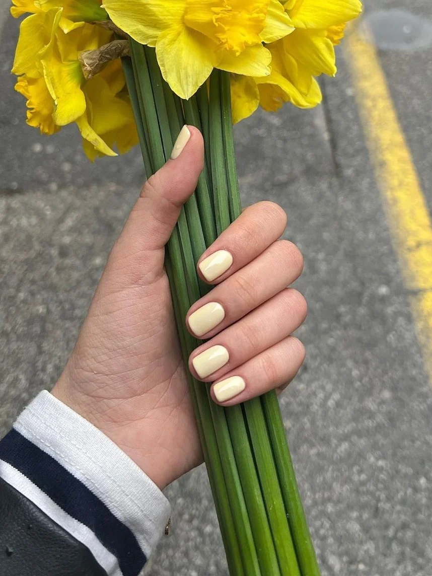 butter yellow маникюр