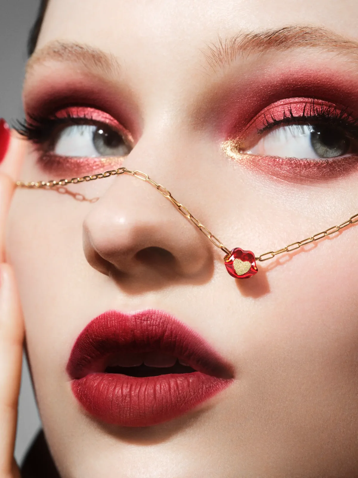 Pandora, пандора, Pat McGrath, Пэт Макграт, коллаборация, украшения, новая коллекция, подвески, кольца