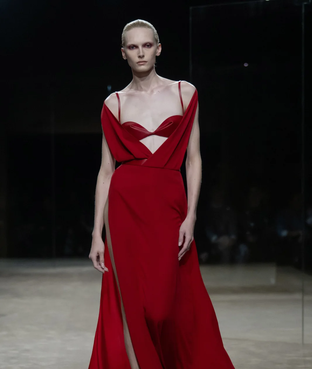 Свобода, флирт и декаданс: как прошел показ новой коллекции Tom Ford весна-лето 2027