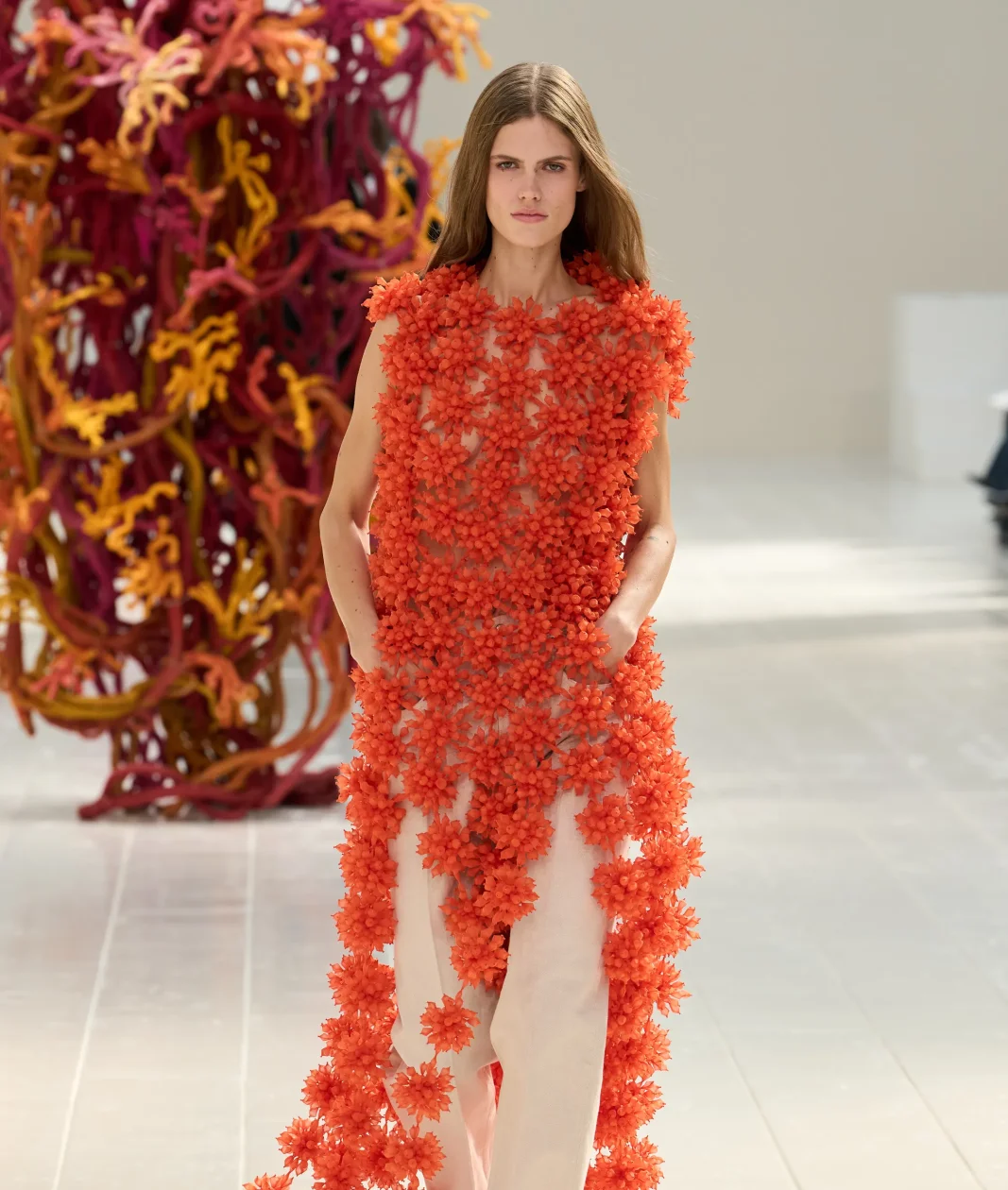 «Кораллы свободы» — как прошел показ Balenciaga весна-лето 2027