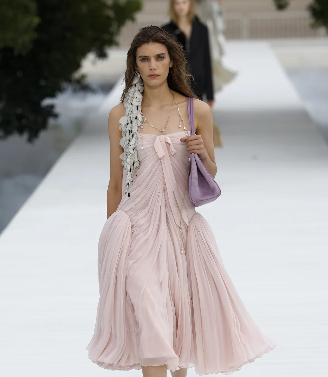 Три орешка для Золушки: как прошел показ Dior весна-лето 2027