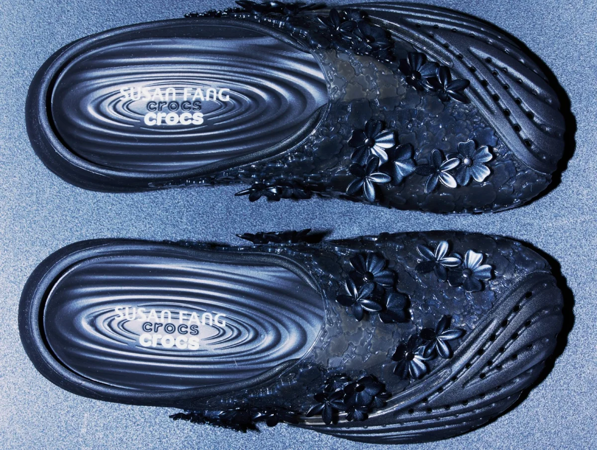 Футуристичные сабо: Crocs выпустил новую коллаборацию с китайским брендом Susan Fang