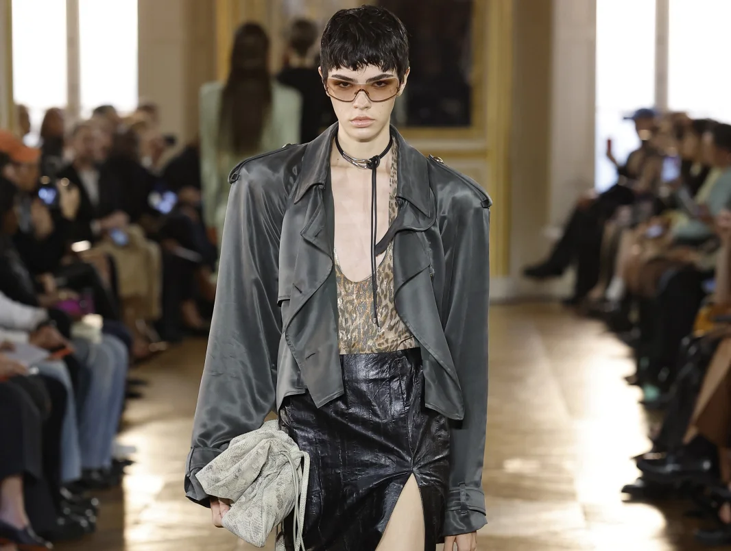 Кристаллы и животный принт — как прошел показ Balmain весна-лето 2027